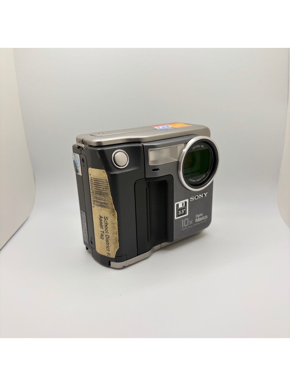 Sony MVC-FD7 Floppy Disk Digital Camera Battery Included, No Charger Works C116